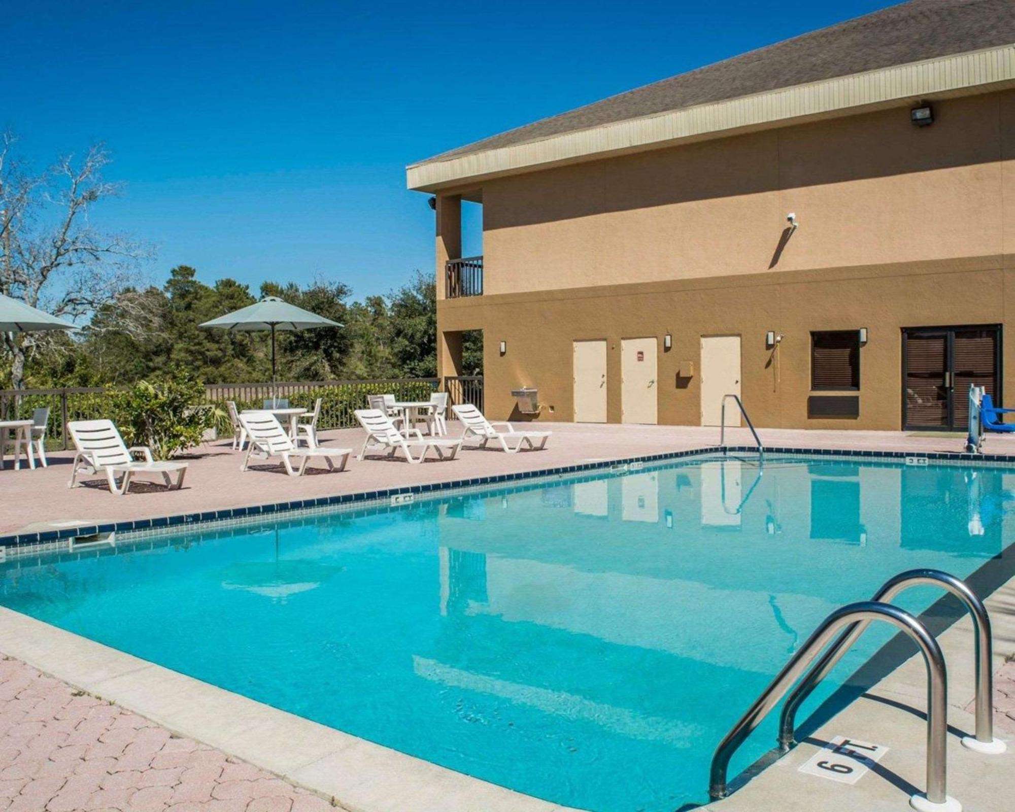 Quality Inn Weeki Wachee Exterior photo