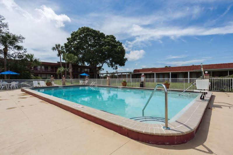 Quality Inn Weeki Wachee Exterior photo