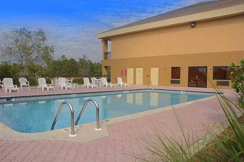 Quality Inn Weeki Wachee Exterior photo